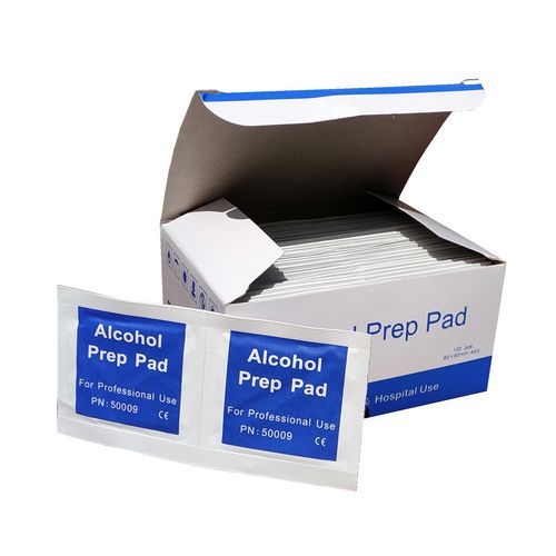 Alkoholové dezinfekční ubrousky Alco, 6 x 6 cm, 100 ks Alkoholové dezinfekční ubrousky Alco, 6 x 6 cm, 100 ks