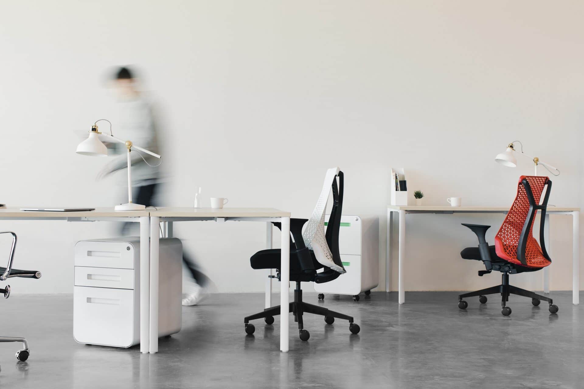 Jak vybrat kancelářské židle, abyste nevyhodili desetitisíce a pak na nich nikdo nechtěl sedět