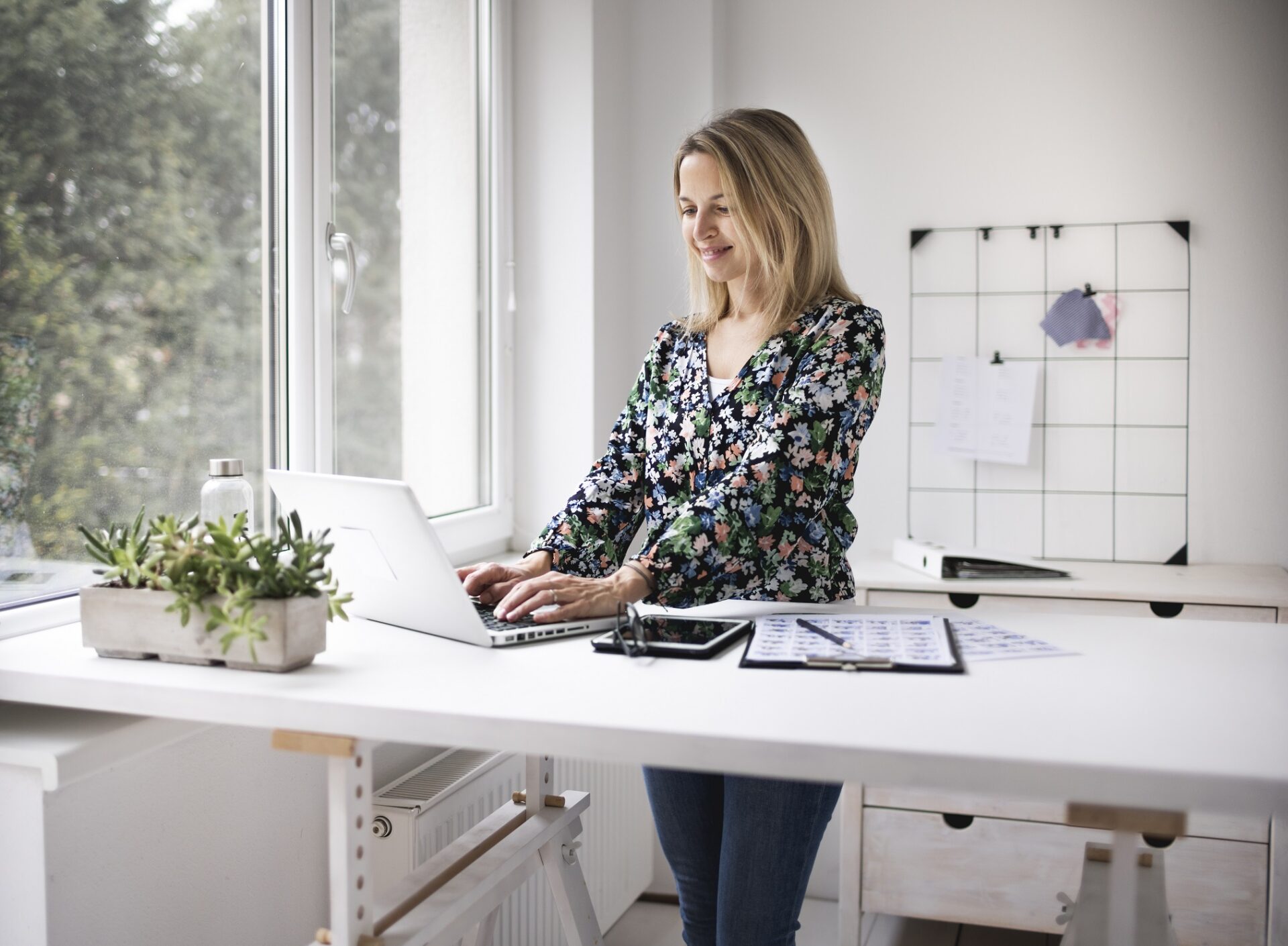 Práce na dálku a&nbsp;ergonomie: prevence je lepší než léčba