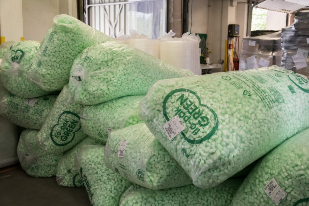 Ekologický materiál flo-pak v Manutanu využíváme k balení výrobků.