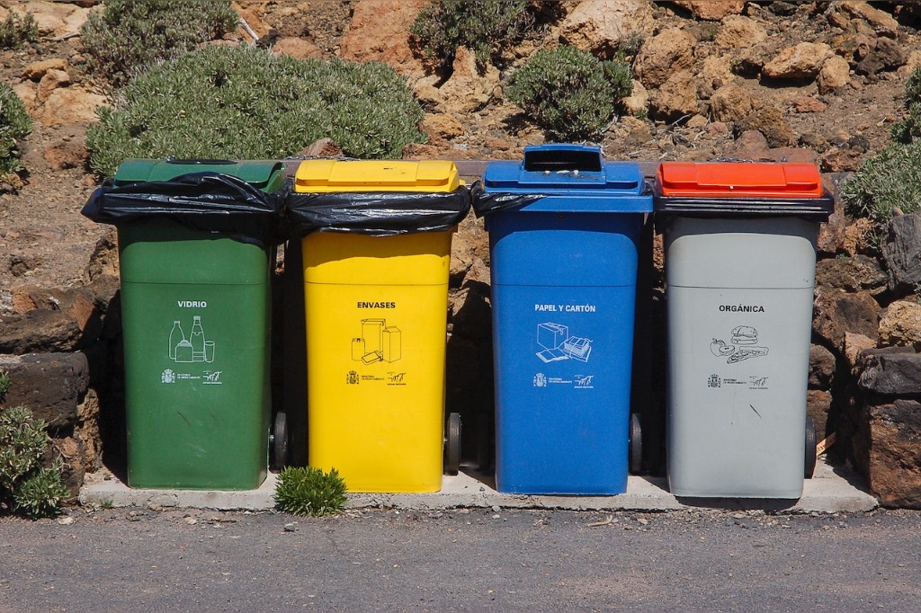 Odborník radí: jaké popelnice a odpadkové koše pořídit do firmy